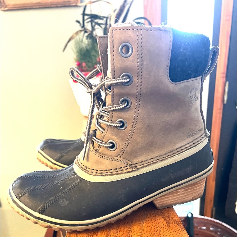 Sorel slim pack boot size 9 women